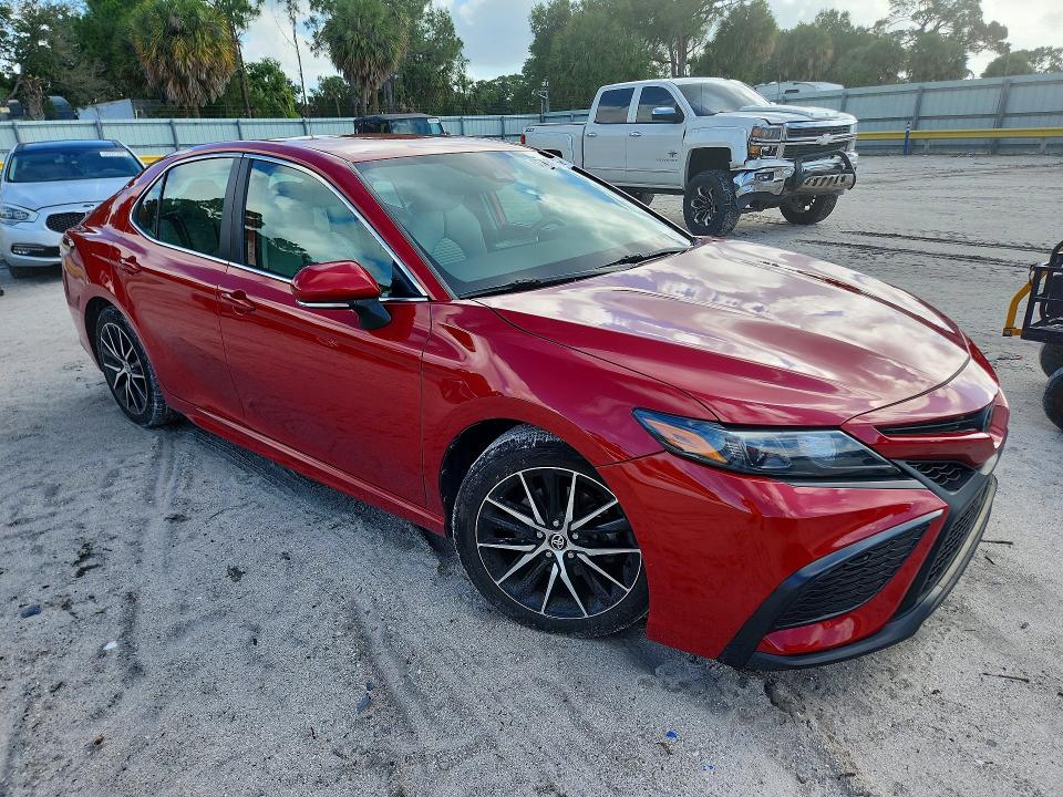 53796206 :رقم المزاد ، 4T1G11AK2NU041503 vin ، 2022 Toyota Camry مزاد بيع