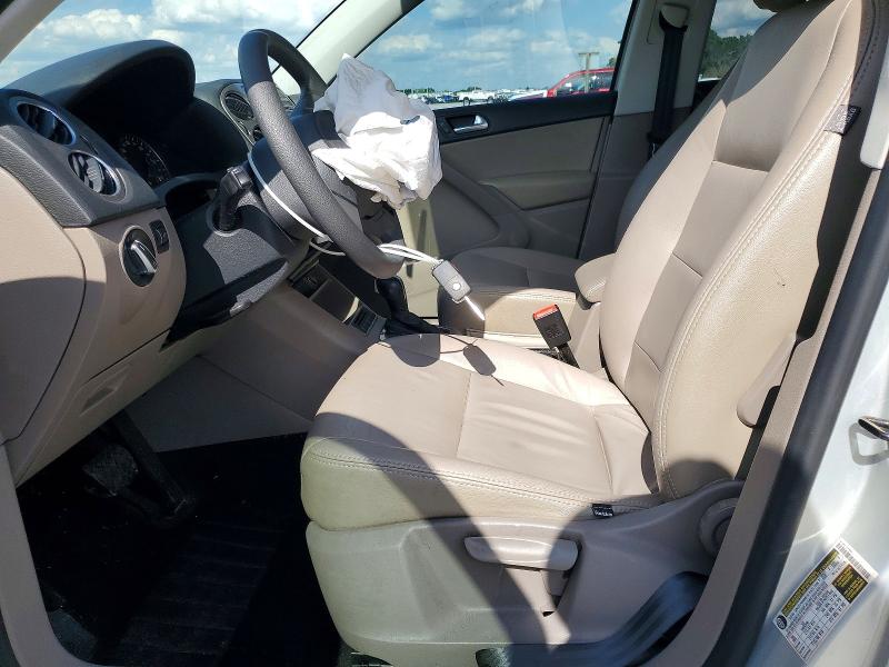 2011 Volkswagen Tiguan მანქანა იყიდება აუქციონზე, vin: WVGAV7AX5BW548727, აუქციონის ნომერი: 52354636