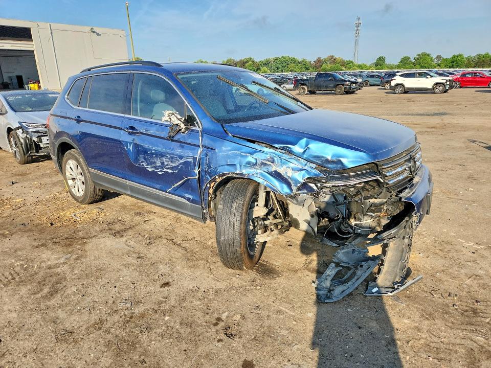 54473696 :رقم المزاد ، 3VV2B7AX3JM176855 vin ، 2018 Volkswagen Tiguan مزاد بيع