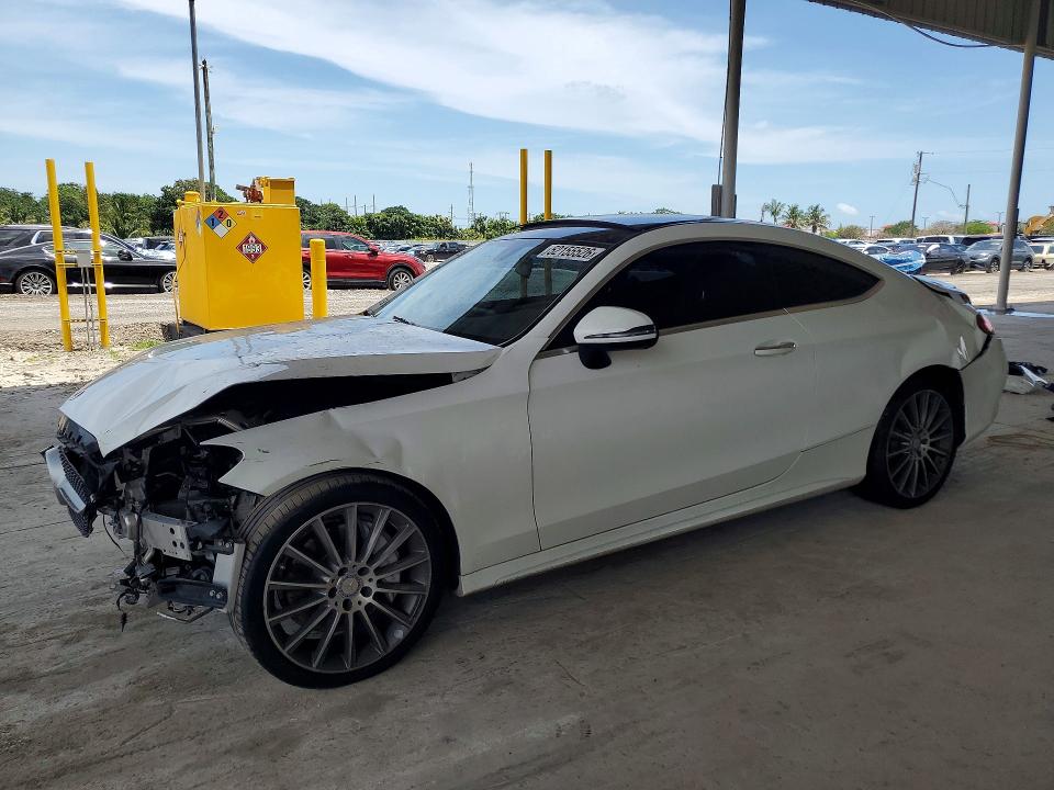 52155526 :رقم المزاد ، WDDWJ4JBXHF389971 vin ، 2017 Mercedes-benz C مزاد بيع