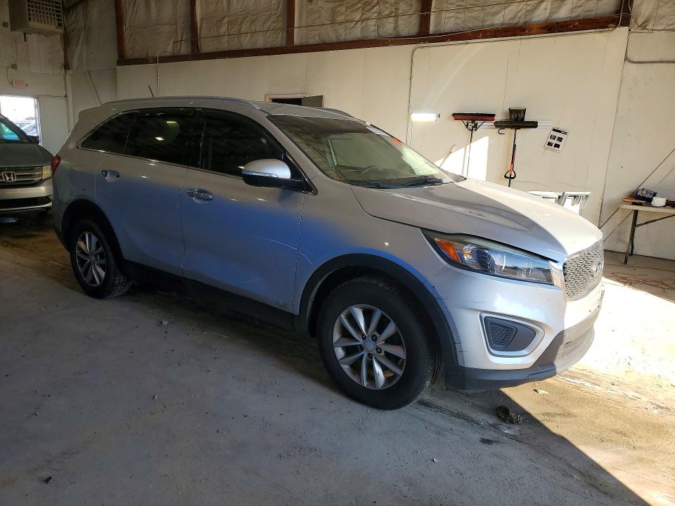 2017 Kia Sorento მანქანა იყიდება აუქციონზე, vin: 5XYPGDA33HG282991, აუქციონის ნომერი: 53164056