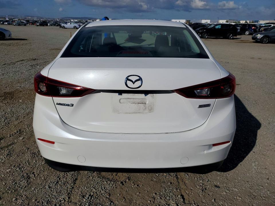 55203136 :رقم المزاد ، 3MZBN1U71JM202915 vin ، 2018 Mazda 3 مزاد بيع