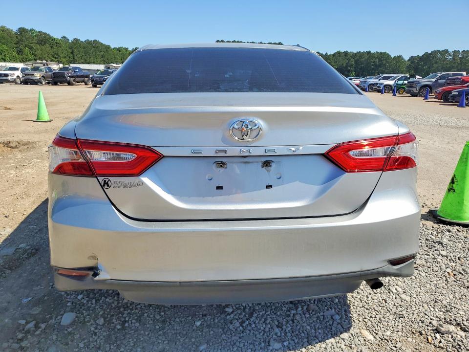 Продажа на аукционе авто 2018 Toyota Camry, vin: 4T1B11HK8JU561702, номер лота: 53800226