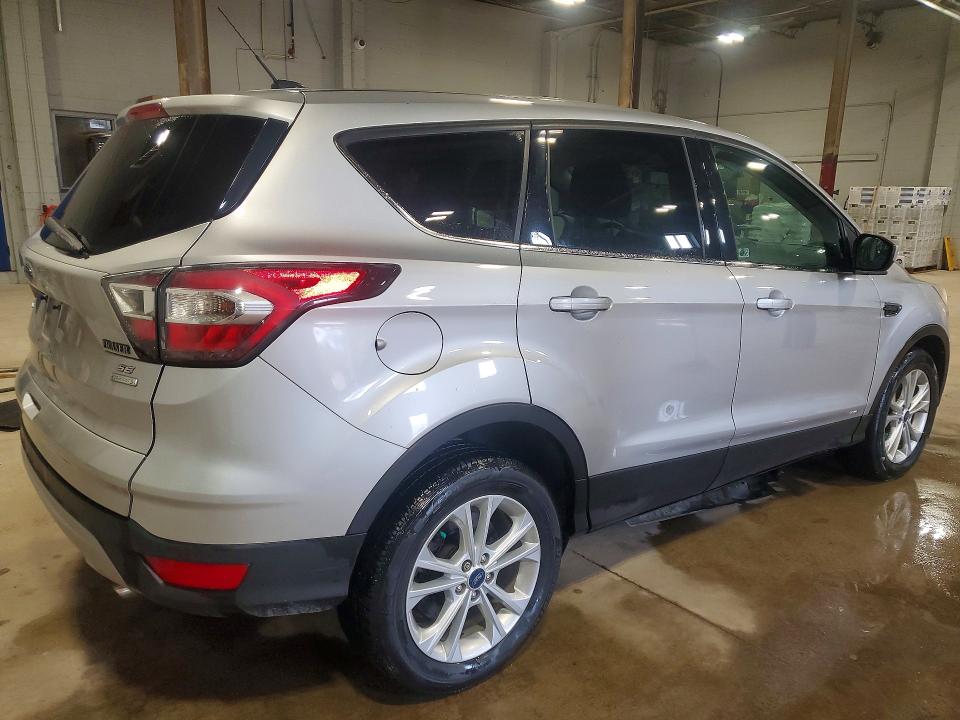 2017 Ford Escape მანქანა იყიდება აუქციონზე, vin: 1FMCU0GD9HUA00962, აუქციონის ნომერი: 52667596