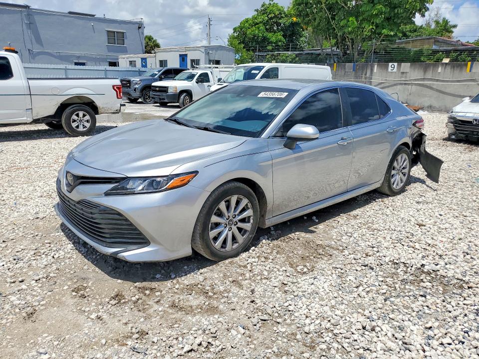 54356706 :رقم المزاد ، 4T1C11AK9LU861296 vin ، 2020 Toyota Camry مزاد بيع