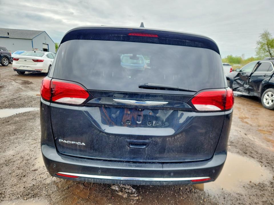 52179526 :رقم المزاد ، 2C4RC1EG5HR757780 vin ، 2017 Chrysler Pacifica مزاد بيع