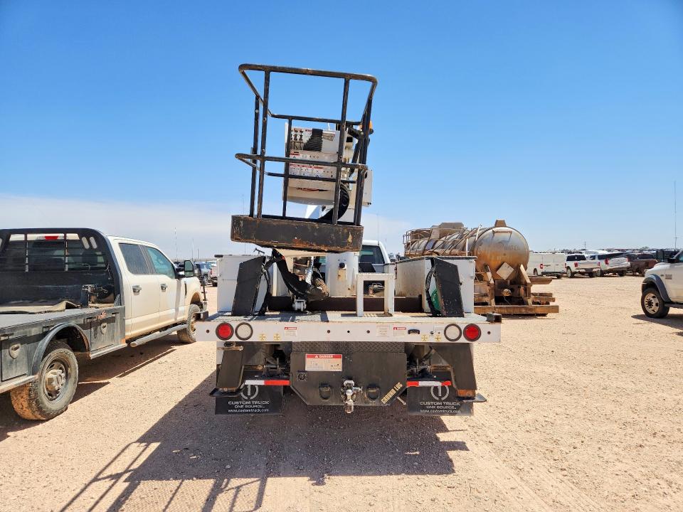 53344656 :رقم المزاد ، 3C7WRNBJ3JG243871 vin ، 2018 Ram 5500 مزاد بيع