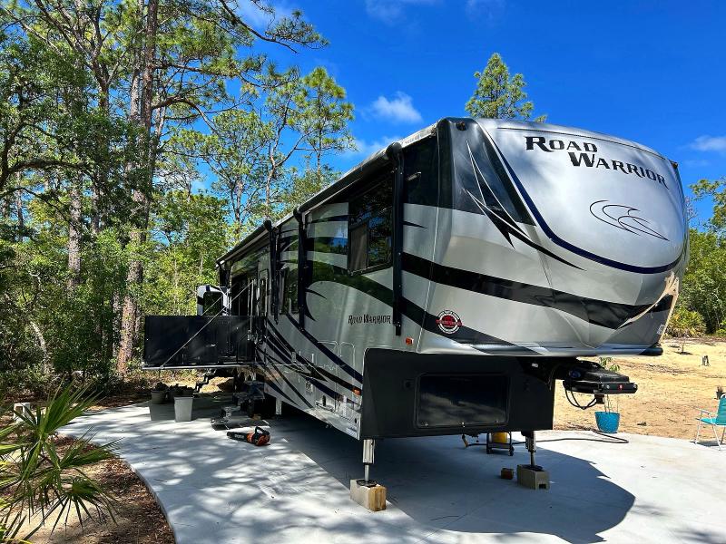 2018 Heartland Road Warrior 427rw მანქანა იყიდება აუქციონზე, vin: 5SFCG4430JE351500, აუქციონის ნომერი: 53128956