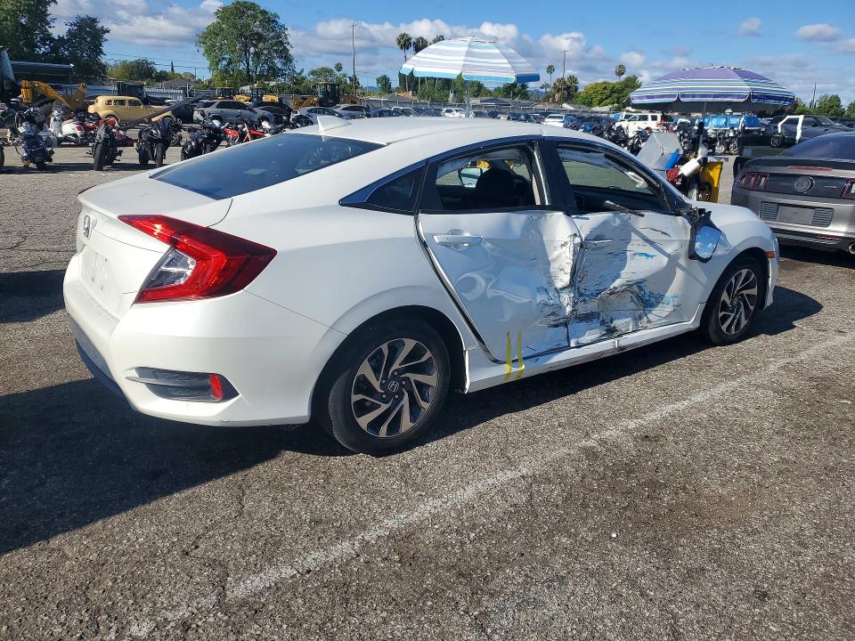 Продажа на аукционе авто 2018 Honda Civc, vin: 2HGFC2F76JH511888, номер лота: 55609596