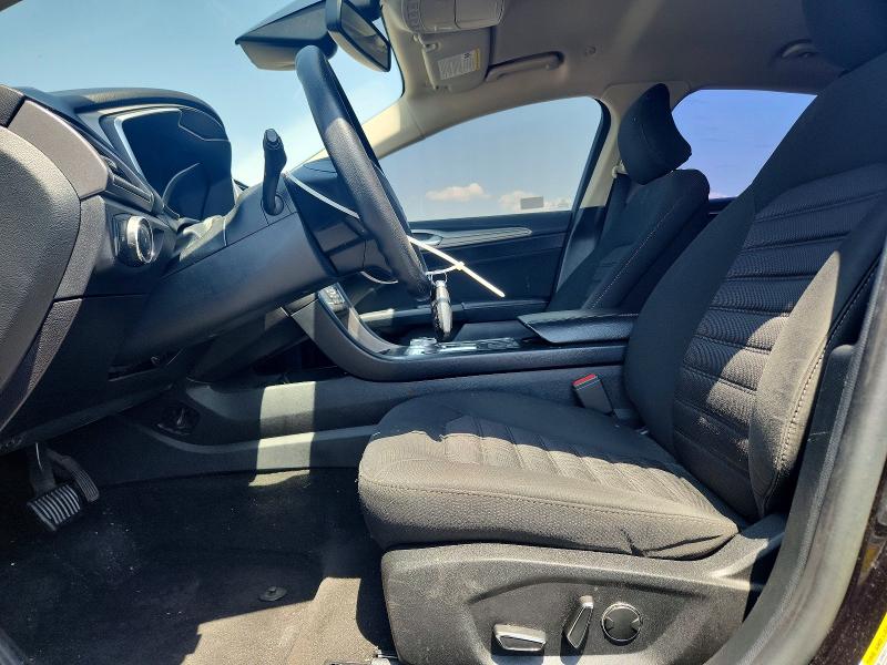 52074156 :رقم المزاد ، 3FA6P0LU3KR114975 vin ، 2019 Ford Fusion مزاد بيع