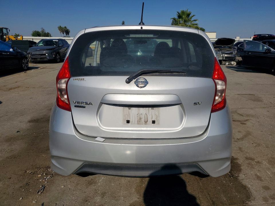 52823806 :رقم المزاد ، 3N1CE2CP3JL352189 vin ، 2018 Nissan Versa Note مزاد بيع