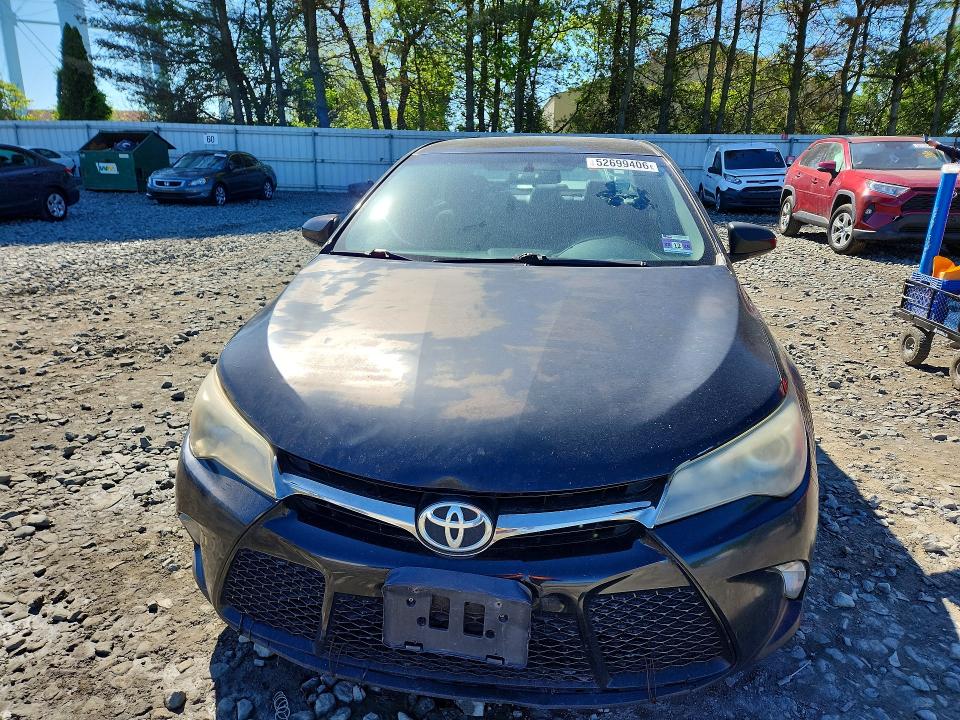 52699406 :رقم المزاد ، 4T1BF1FK3FU067680 vin ، 2015 Toyt Camry مزاد بيع