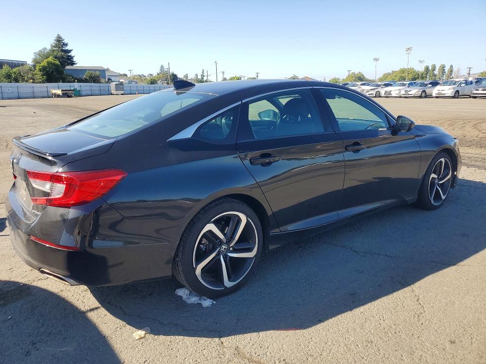 Продажа на аукционе авто 2018 Honda Accord, vin: 1HGCV1F31JA051624, номер лота: 53238086