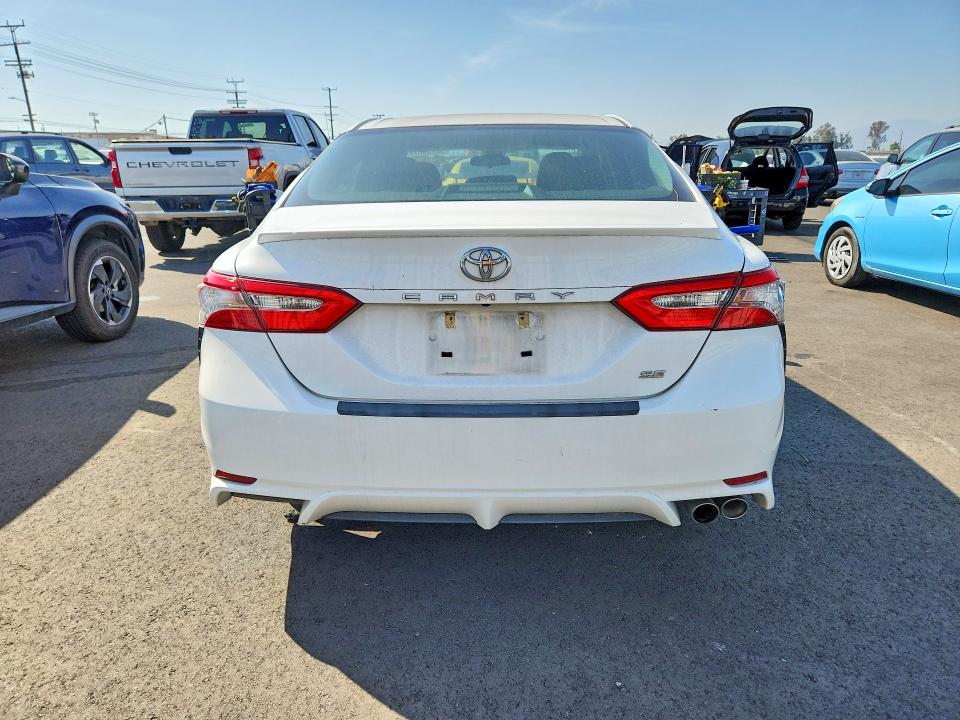 Aukcja sprzedaży 2018 Toyota Camry, vin: 4T1B11HKXJU631880, numer aukcji: 52259076