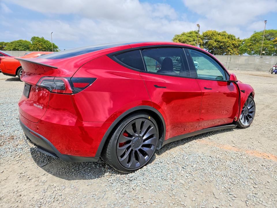 53672506 :رقم المزاد ، 7SAYGDEF8PF740378 vin ، 2023 Tesla Model Y مزاد بيع