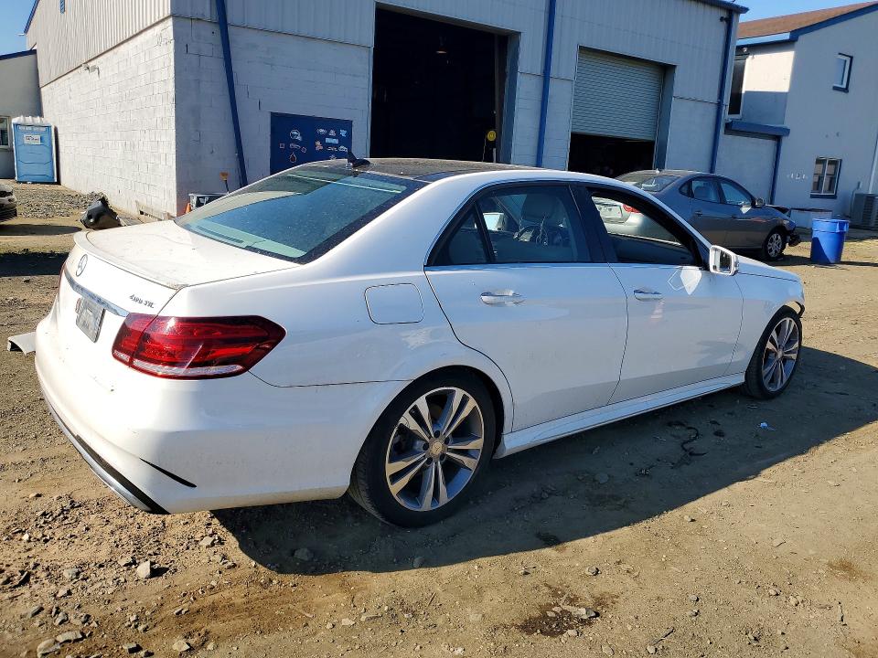 54304656 :رقم المزاد ، WDDHF8JB9FB161370 vin ، 2015 Mercedes-benz E مزاد بيع