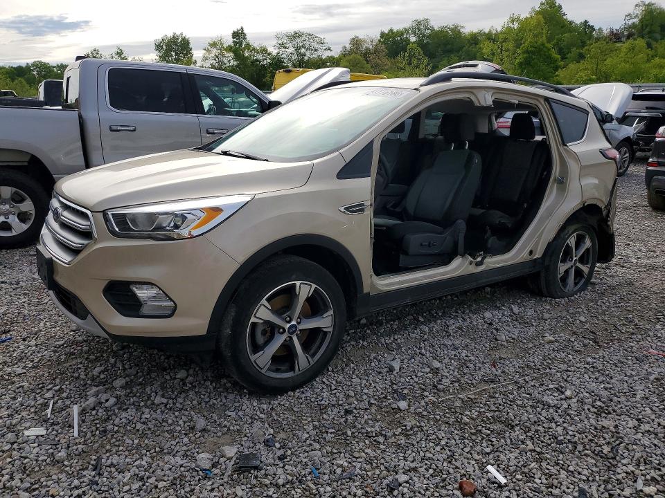 2017 Ford Escape მანქანა იყიდება აუქციონზე, vin: 1FMCU9G90HUE32596, აუქციონის ნომერი: 51775186