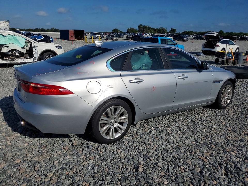 Продаж на аукціоні авто 2017 Jaguar Xf, vin: SAJBR4BVXHCY26591, номер лоту: 53949516
