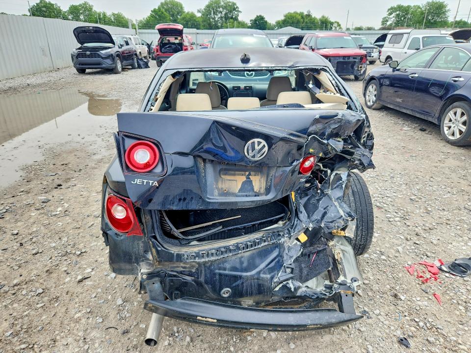 54956526 :رقم المزاد ، 3VWRL7AJ1AM165078 vin ، 2010 Volkswagen Jetta مزاد بيع