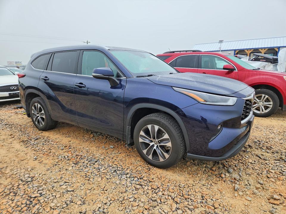 2021 Toyota Highlander მანქანა იყიდება აუქციონზე, vin: 5TDGZRBH2MS557796, აუქციონის ნომერი: 54433746