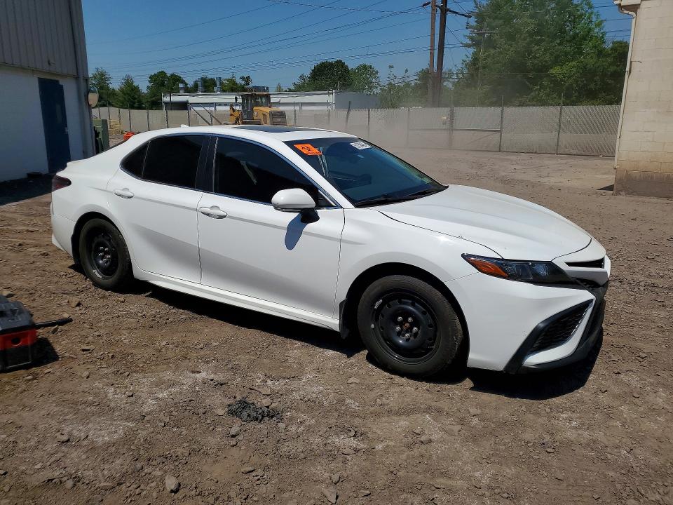 53758456 :رقم المزاد ، 4T1G11AK7NU702569 vin ، 2022 Toyota Camry مزاد بيع