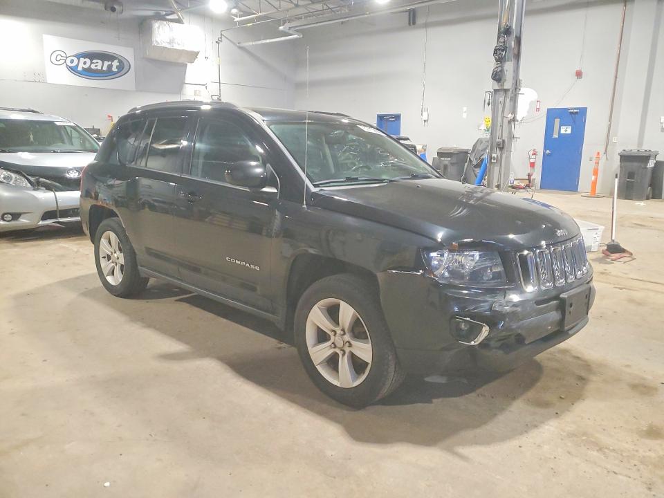 52703886 :رقم المزاد ، 1C4NJDAB3FD365025 vin ، 2015 Jeep Compass مزاد بيع
