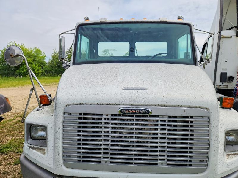 54199626 :رقم المزاد ، 1FUBBXBS71HH23773 vin ، 2001 Freightliner Medium Conventional مزاد بيع
