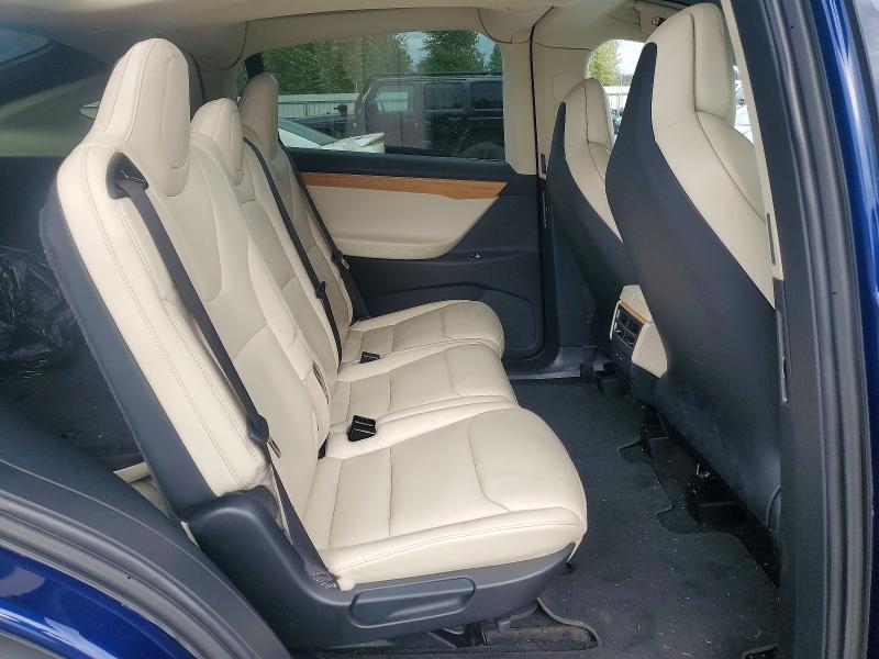 53762836 :رقم المزاد ، 5YJXCAE27JF105224 vin ، 2018 Tesla Model X مزاد بيع