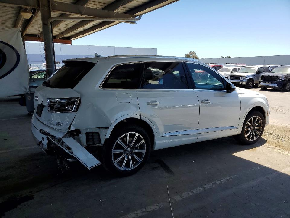 Продажа на аукционе авто 2017 Audi Q7, vin: WA1LAAF7XHD022736, номер лота: 53581566