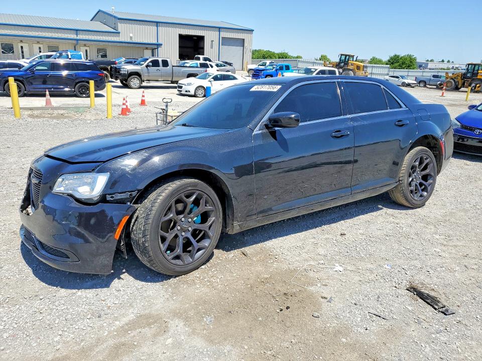 52817056 :رقم المزاد ، 2C3CCAAG5FH830035 vin ، 2015 Chrysler 300 مزاد بيع