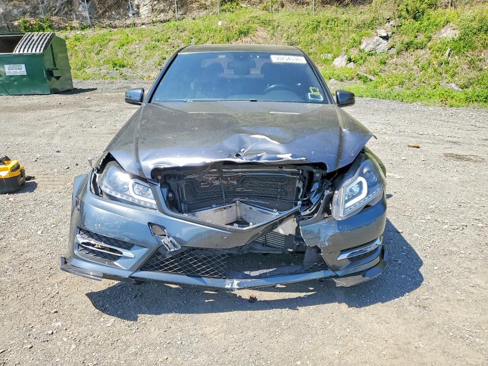 Продажа на аукционе авто 2013 Mercedes-benz C, vin: WDDGF4HB7DR295504, номер лота: 50254536