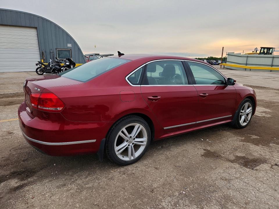54156236 :رقم المزاد ، 1VWBV7A37FC017541 vin ، 2015 Volkswagen Passat مزاد بيع