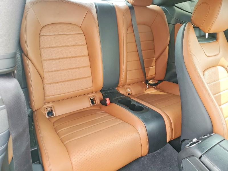 52424996 :رقم المزاد ، WDDWJ4KB5HF417481 vin ، 2017 Mercedes-benz C مزاد بيع