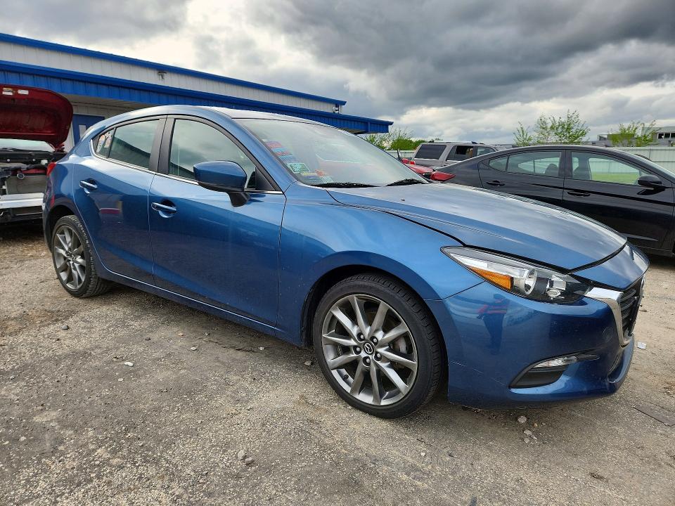 53917546 :رقم المزاد ، 3MZBN1L37JM266763 vin ، 2018 Mazda 3 مزاد بيع