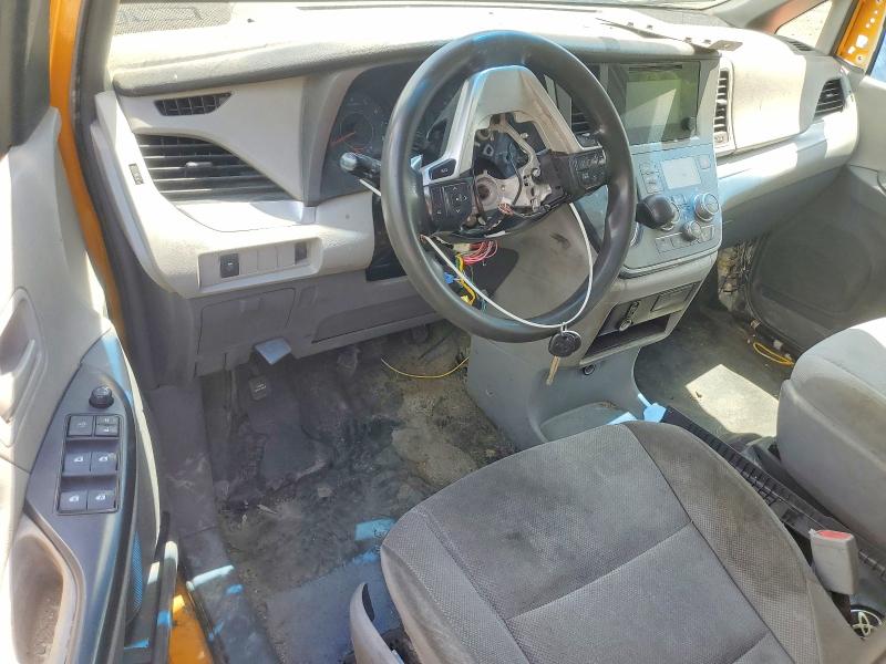 55365836 :رقم المزاد ، 5TDZZ3DC6HS875823 vin ، 2017 Toyota Sienna مزاد بيع