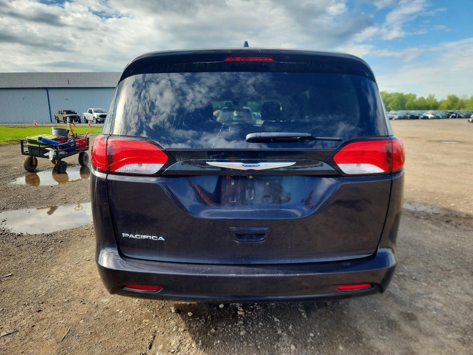 53036766 :رقم المزاد ، 2C4RC1CG8HR836895 vin ، 2017 Chrysler Pacifica مزاد بيع