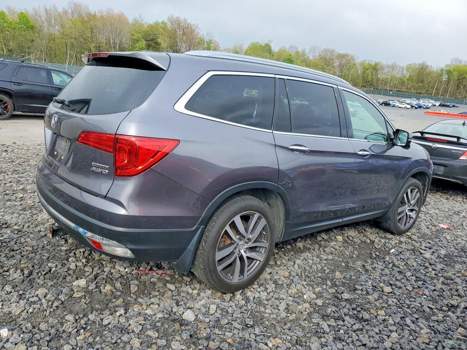 52128546 :رقم المزاد ، 5FNYF6H97JB017632 vin ، 2018 Honda Pilot مزاد بيع