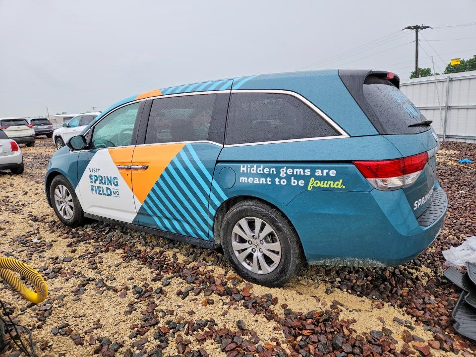 54641036 :رقم المزاد ، 5FNRL5H66FB041313 vin ، 2015 Honda Odyssey مزاد بيع