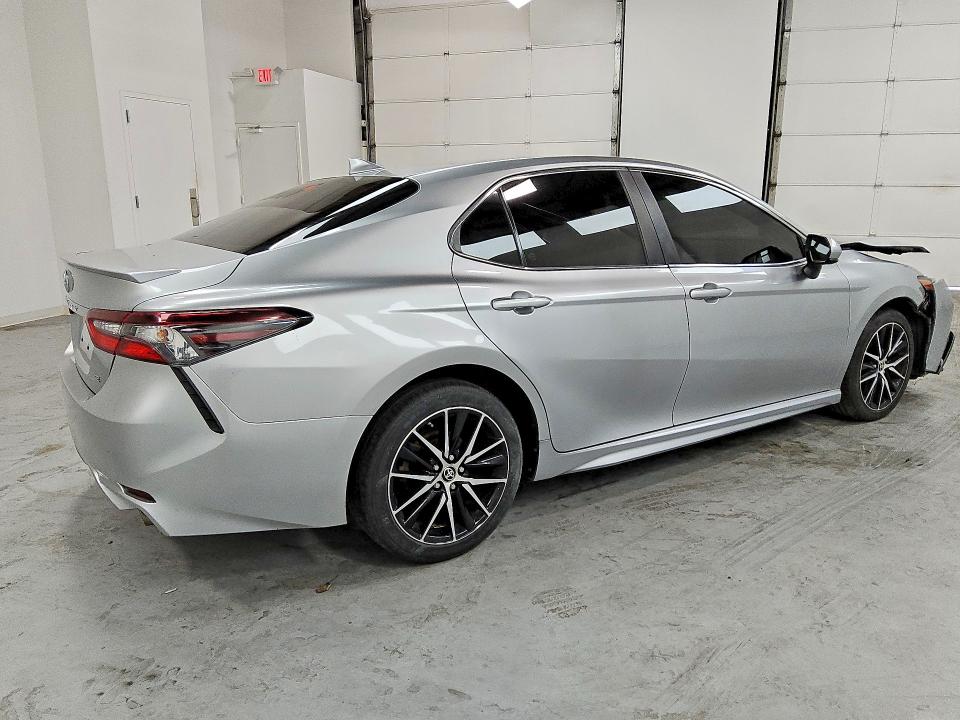 Aukcja sprzedaży 2021 Toyota Camry, vin: 4T1G11AK8MU437160, numer aukcji: 51325226