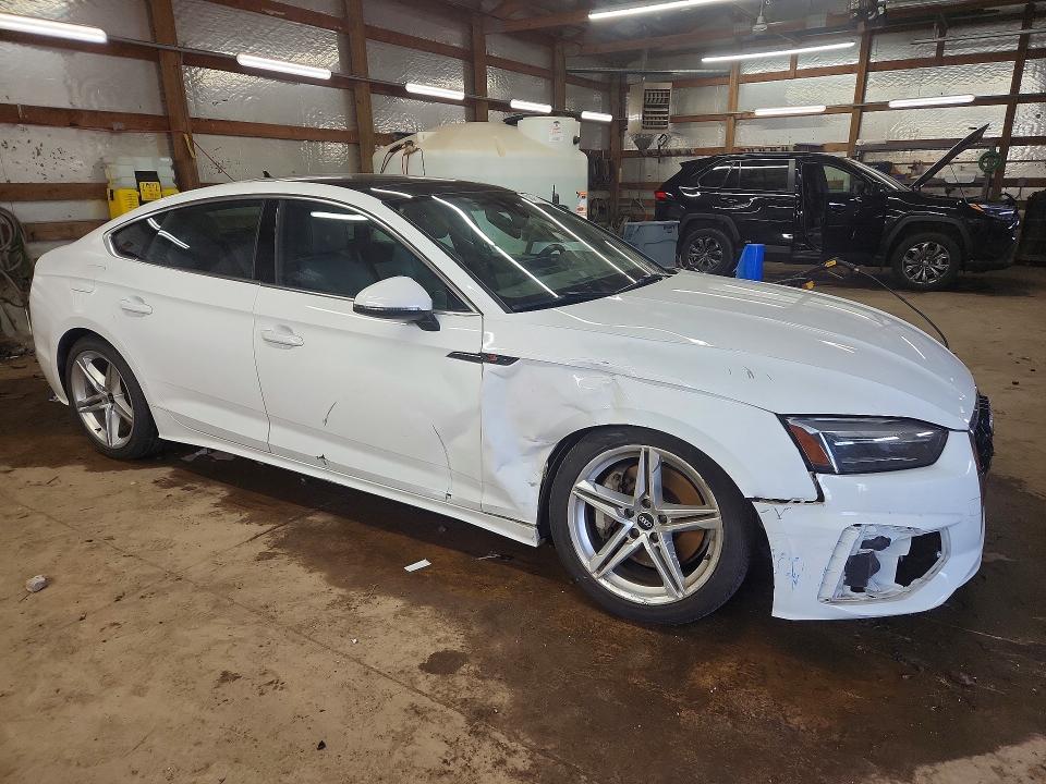 Продаж на аукціоні авто 2022 Audi A5, vin: WAUDACF53NA008756, номер лоту: 52416036