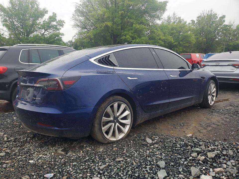 Продаж на аукціоні авто 2018 Tesla Model 3, vin: 5YJ3E1EBXJF117506, номер лоту: 52383766