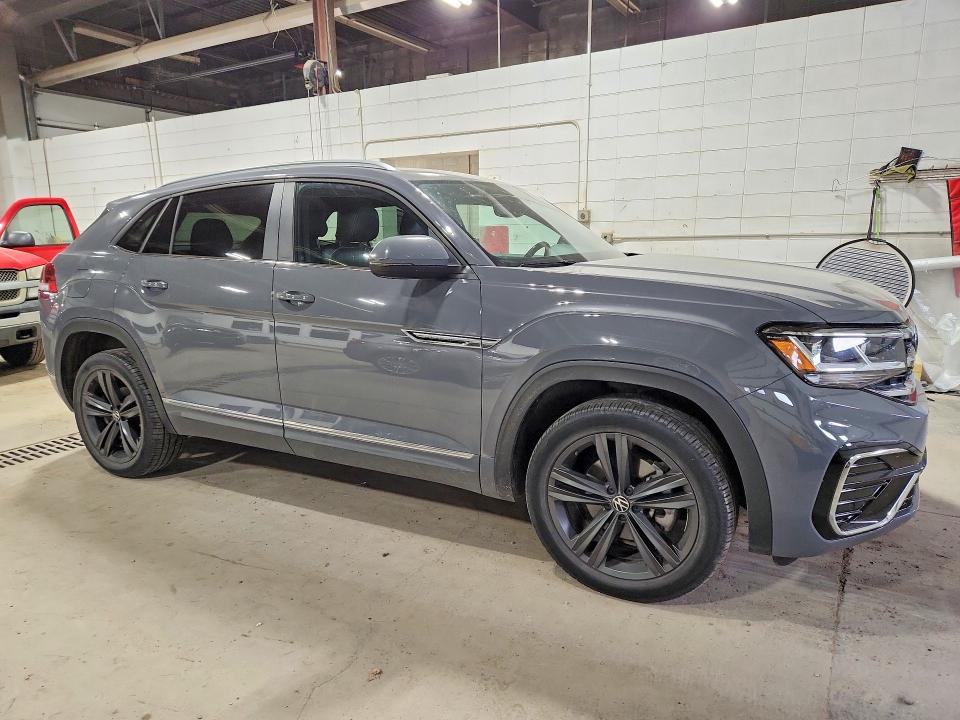 52492626 :رقم المزاد ، 1V2RE2CA8MC233037 vin ، 2021 Volkswagen Atlas Cross Sport مزاد بيع