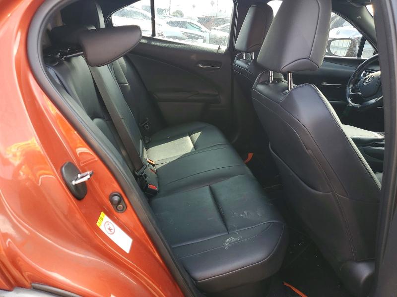 53957346 :رقم المزاد ، JTHU9JBH3K2004176 vin ، 2019 Lexus Ux مزاد بيع