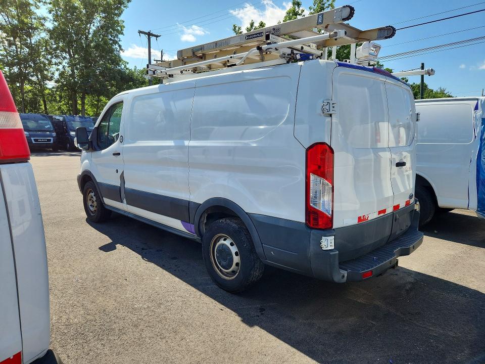 52911766 :رقم المزاد ، 1FTYR1YM2HKB22817 vin ، 2017 Ford Transit مزاد بيع