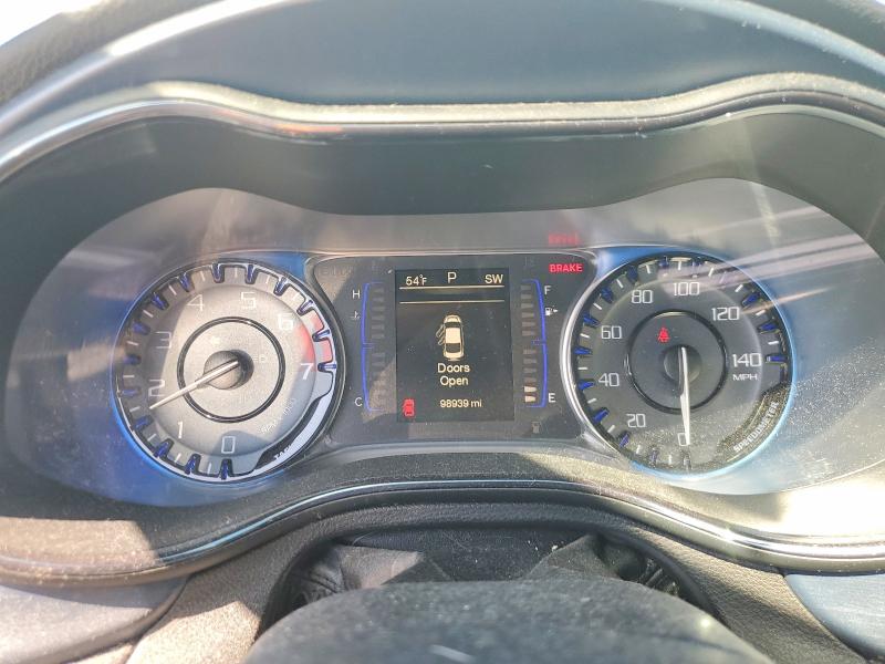 50450436 :رقم المزاد ، 1C3CCCBBXFN712620 vin ، 2015 Chrysler 200 مزاد بيع