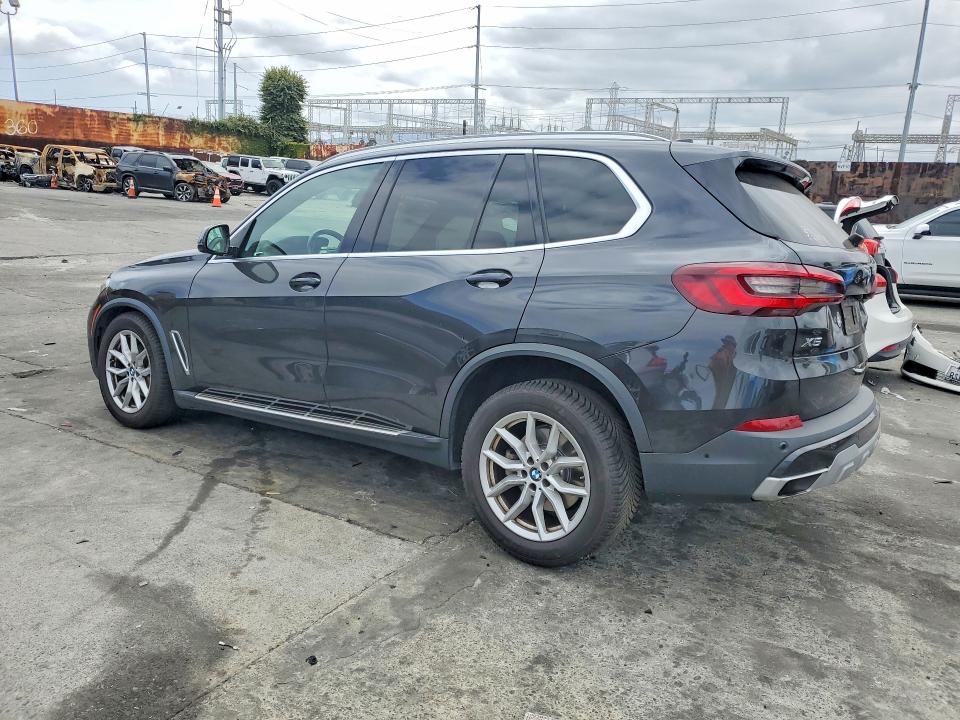 53955166 :رقم المزاد ، 5UXCR4C0XM9F85758 vin ، 2021 Bmw X5 مزاد بيع