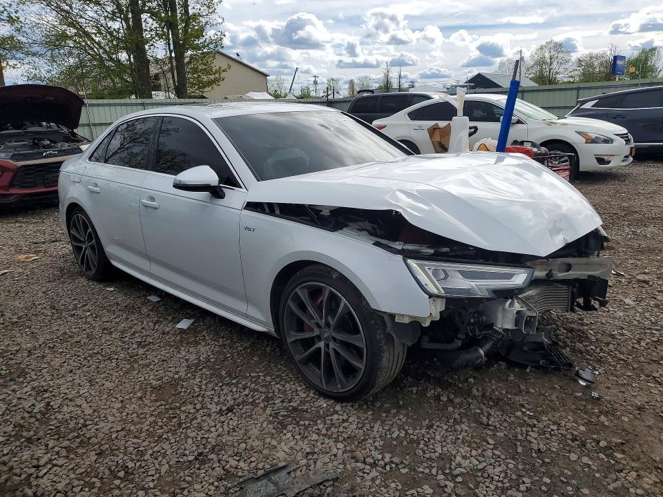 Продажа на аукционе авто 2018 Audi S4, vin: WAUB4AF42JA002869, номер лота: 53950346