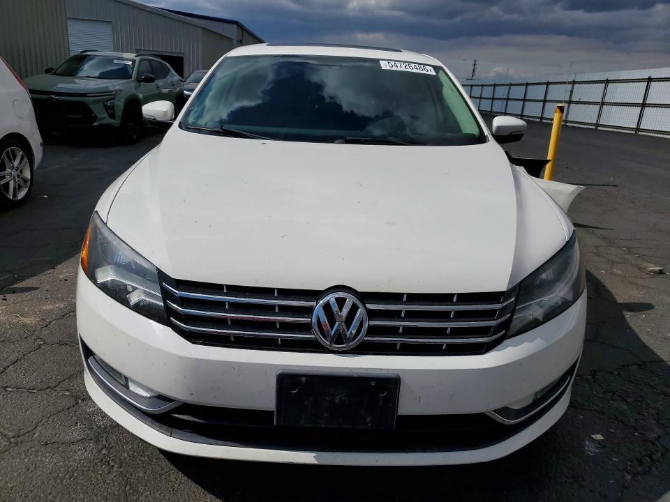 54726486 :رقم المزاد ، 1VWCN7A3XEC030626 vin ، 2014 Volkswagen Passat مزاد بيع
