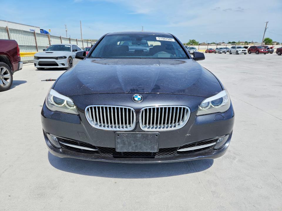 51982586 :رقم المزاد ، WBAFR9C57DD226561 vin ، 2013 Bmw 550 مزاد بيع