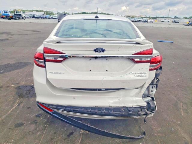 51827546 :رقم المزاد ، 3FA6P0RU8JR147265 vin ، 2018 Ford Fusion مزاد بيع